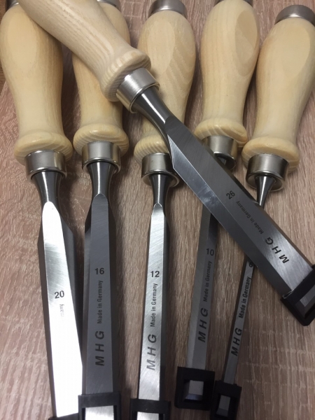 Profi MHG Stechbeitelsatz 6-26 Seitenfase bis Spiegelseite Premium Ovales Heft Esche